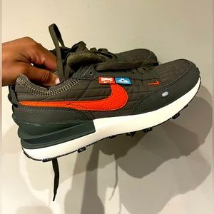 Nike Waffle Olive Sneaker